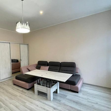 Apartments On Sholom Aleikhema Lviv Luaran gambar